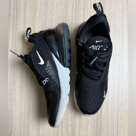 Nike - Women’s Air Max 270 - Black / White - Sz 8 - Picture 6 of 7